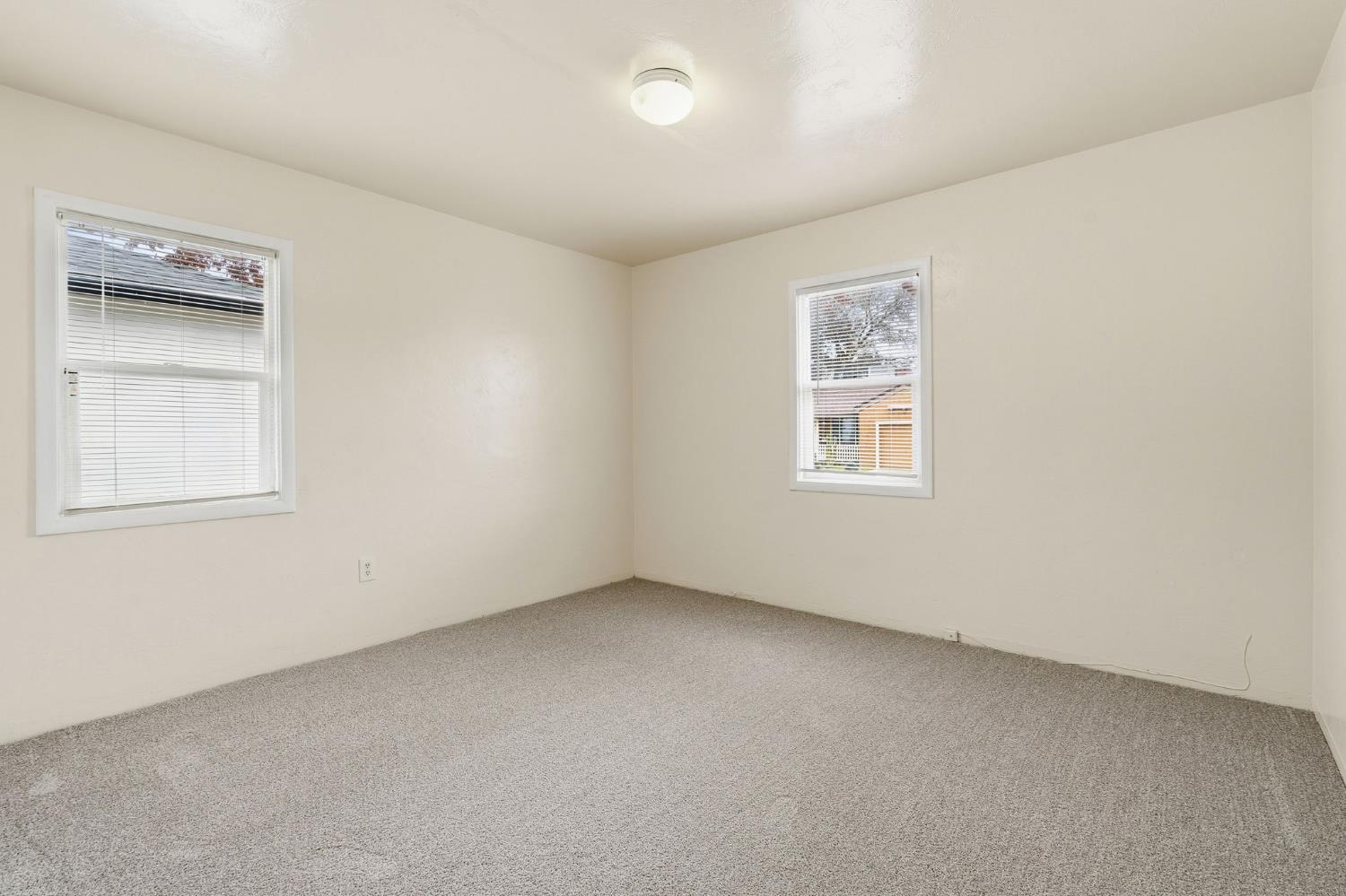 4540 Summit Way Sacramento, CA 95820 - Photo 16 of 22