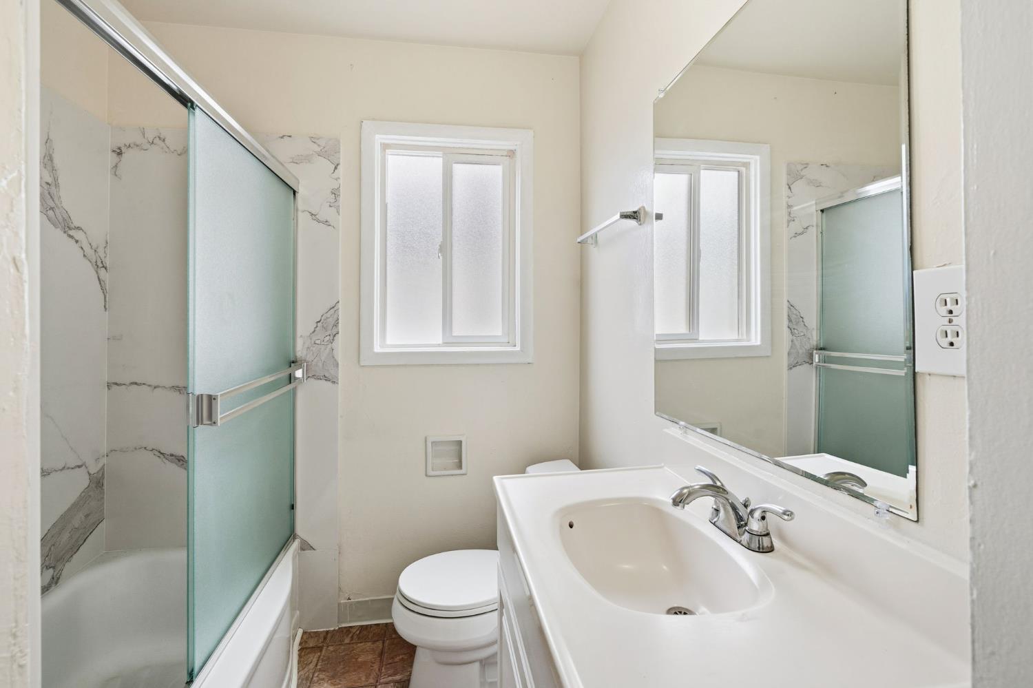 4540 Summit Way Sacramento, CA 95820 - Photo 18 of 22