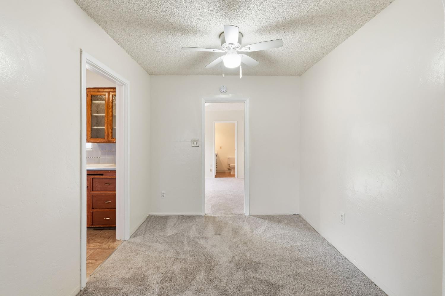 4540 Summit Way Sacramento, CA 95820 - Photo 8 of 22