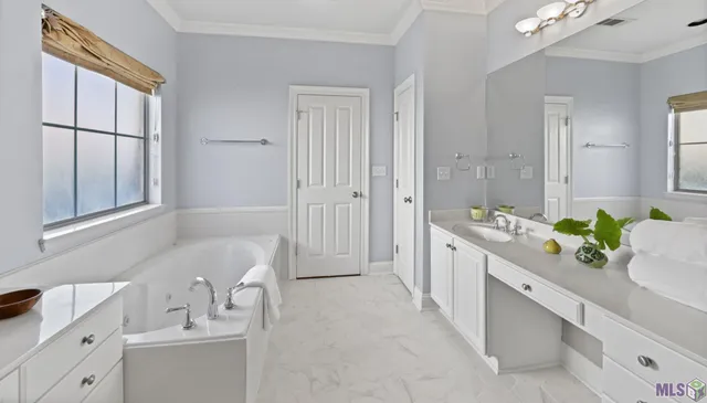 $555,000 | 38190 Springwood Avenue, Prairieville, LA 70769