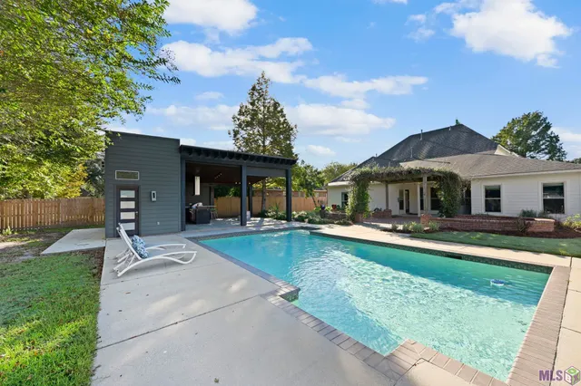 $555,000 | 38190 Springwood Avenue, Prairieville, LA 70769