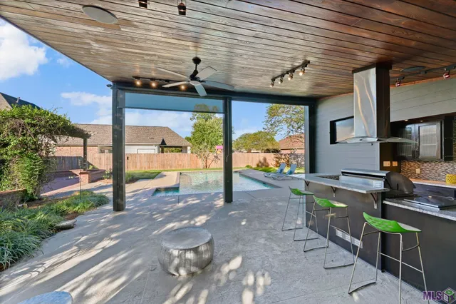 $555,000 | 38190 Springwood Avenue, Prairieville, LA 70769