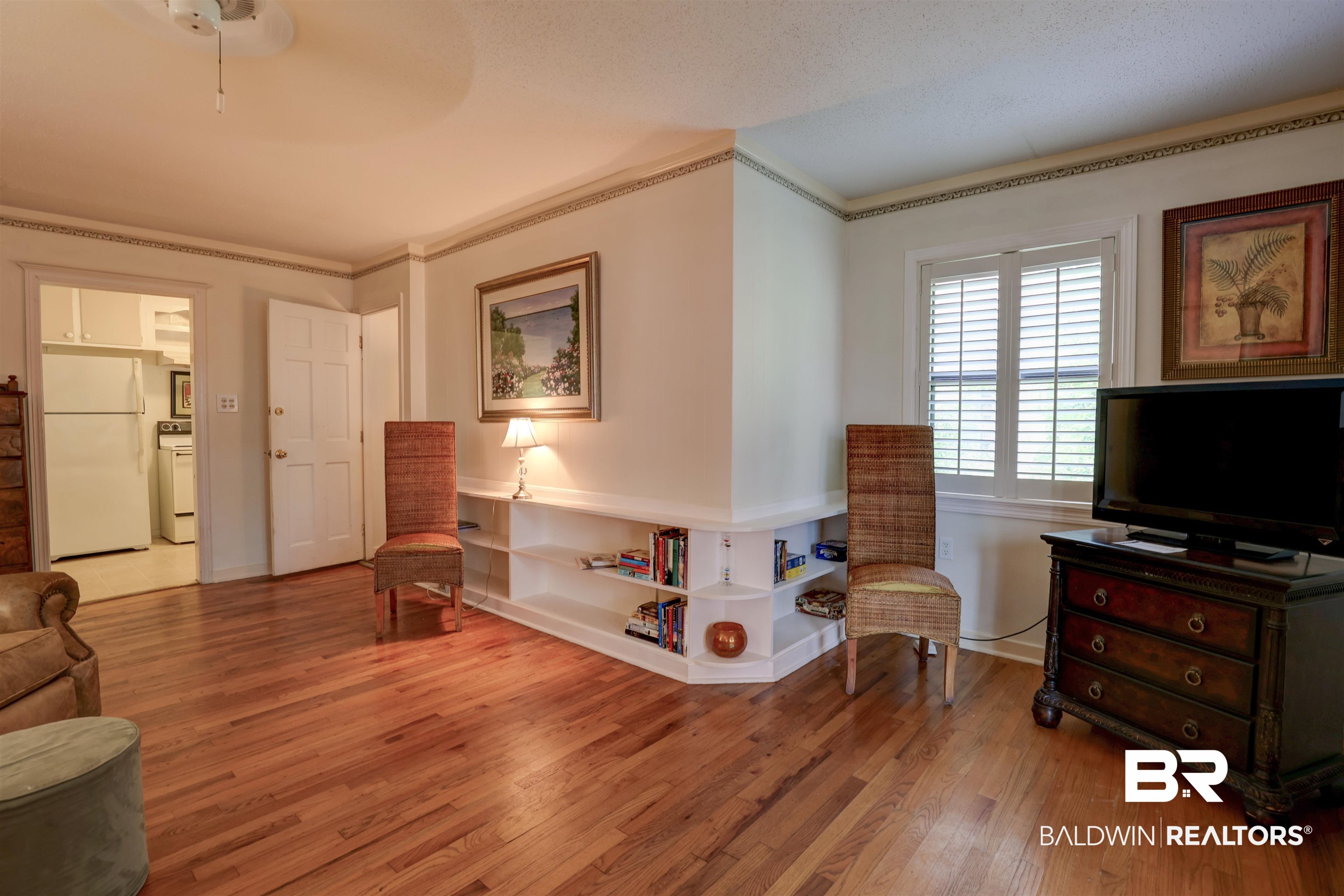 8 White Avenue Fairhope, AL 36532 - Photo 29 of 39 Living Room Garage Apartm