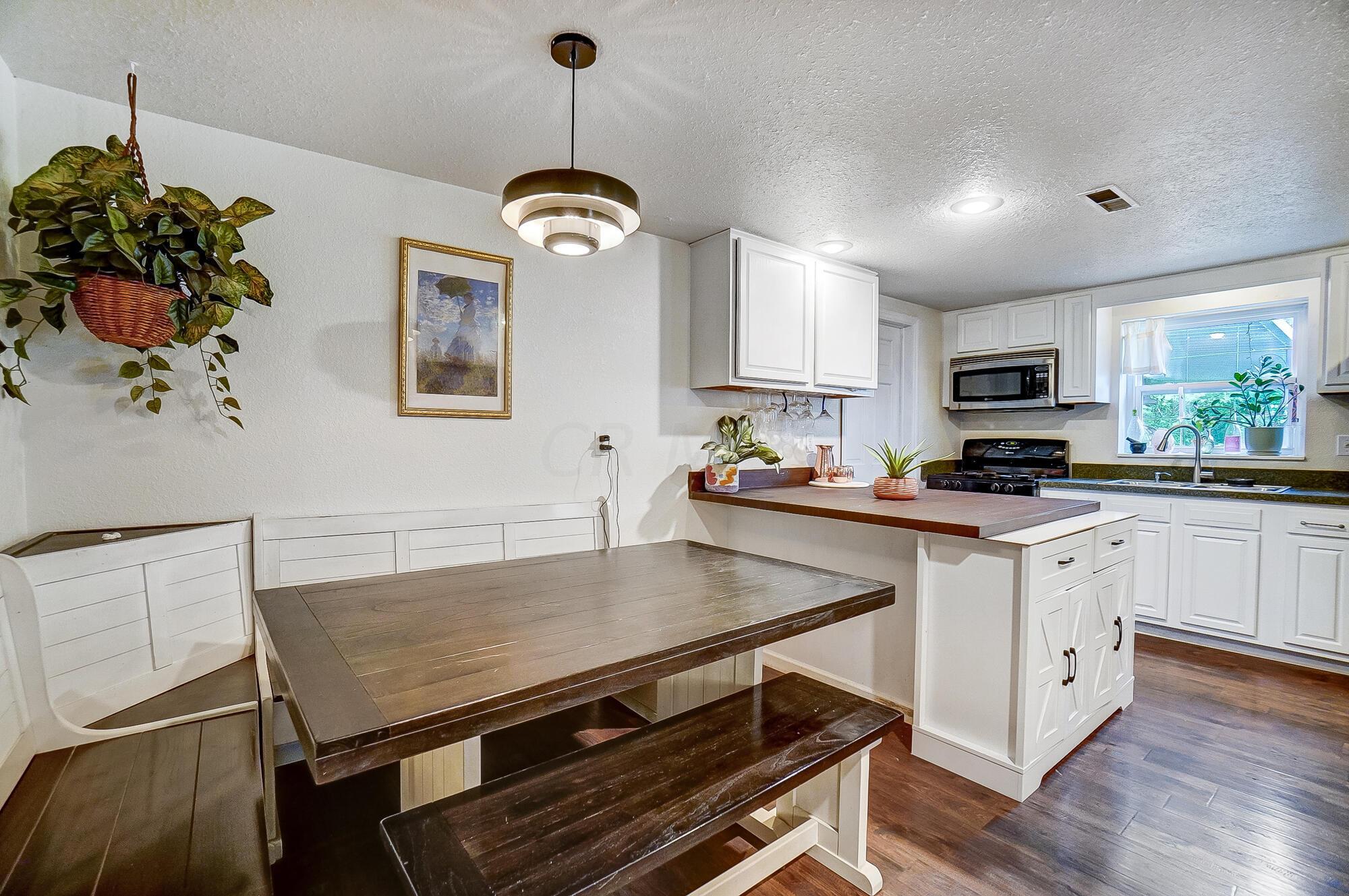 999 Hart Road Columbus, OH 43223 - Photo 19 of 69 Kitchen