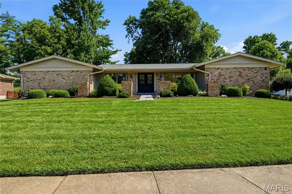 $524,900 | 14483 Eddington Drive, Chesterfield, MO 63017
