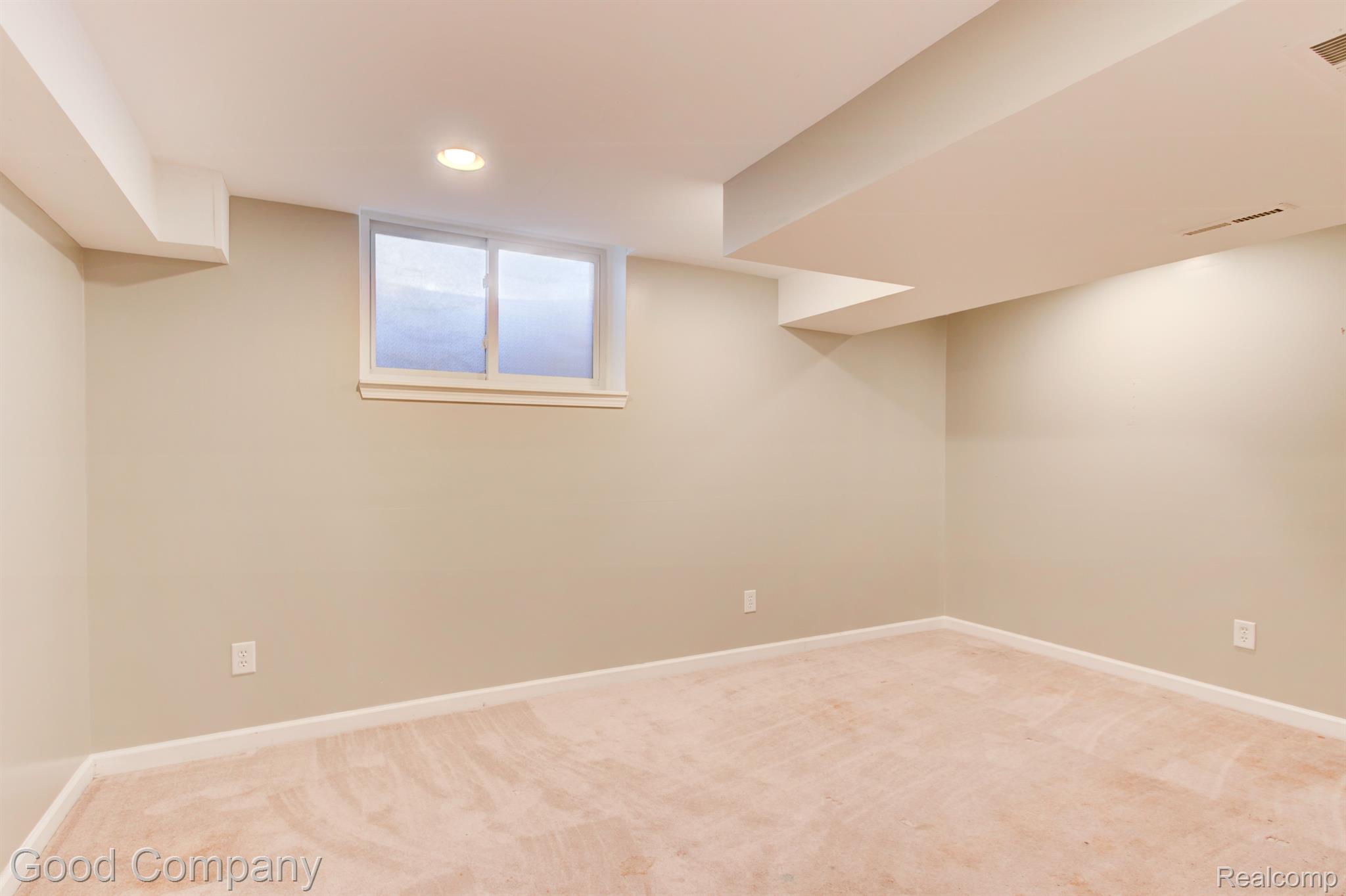 29506 Fall River Road Southfield, MI 48076 - Photo 30 of 41 Gallery Image 30