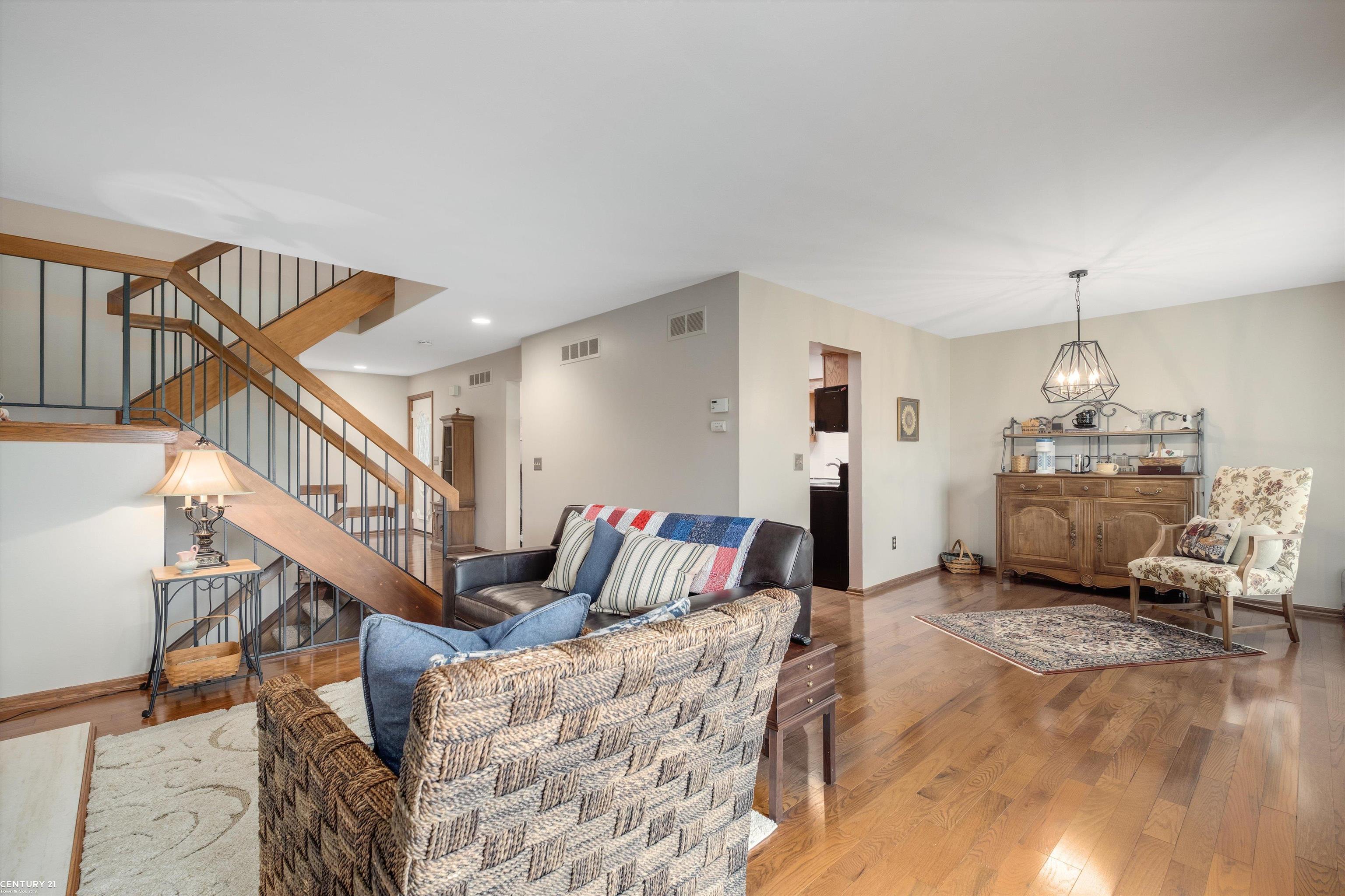 878 Green View Court Rochester Hills, MI 48307 - Photo 6 of 50