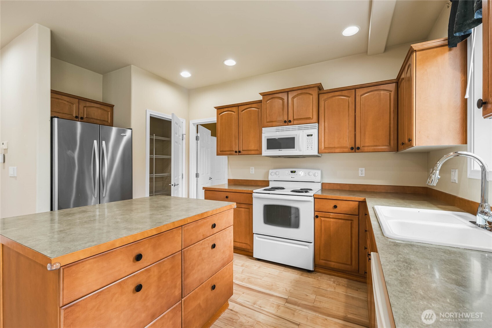 7112 Inlay Street Southeast Lacey, WA 98513 - Photo 11 of 40 Gallery Image 11