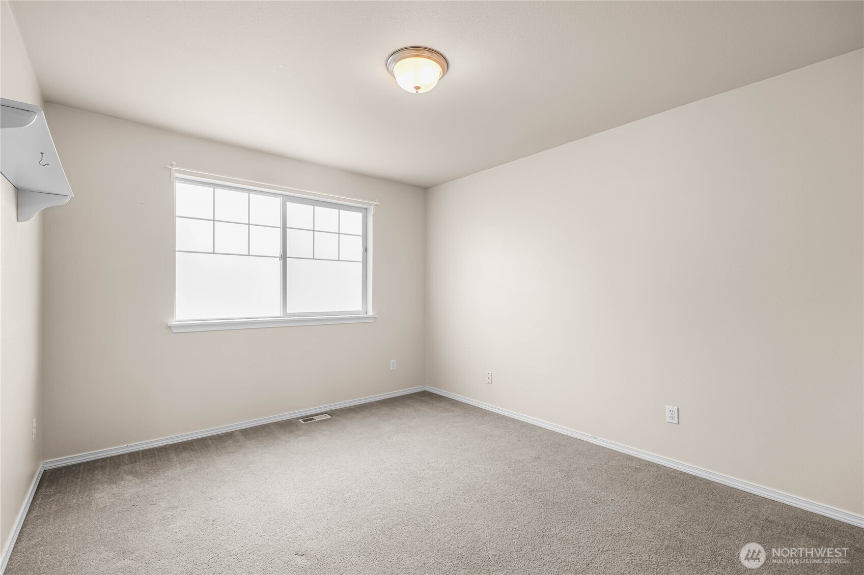 7112 Inlay Street Southeast Lacey, WA 98513 - Photo 33 of 40 Gallery Image 33