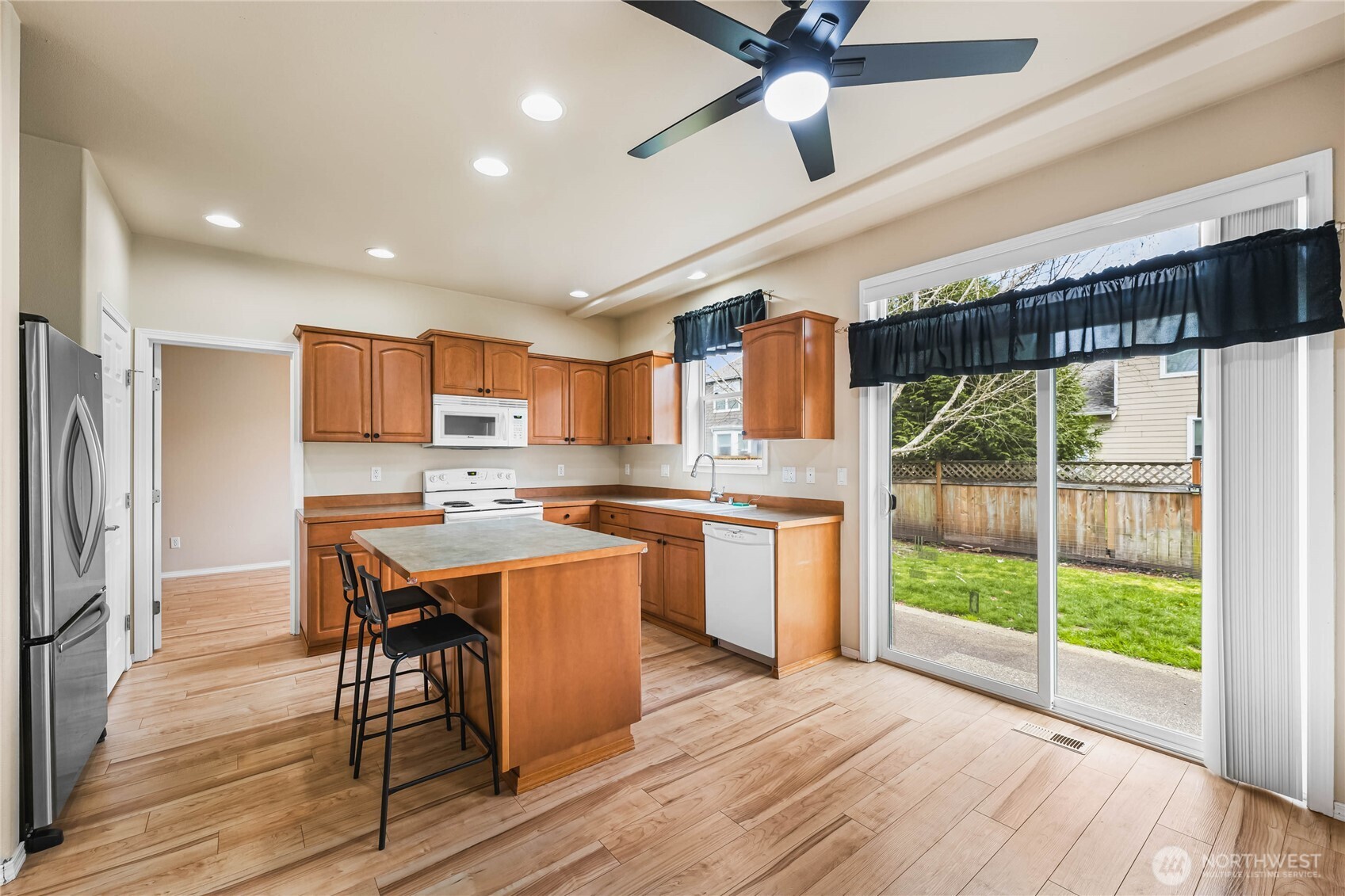 7112 Inlay Street Southeast Lacey, WA 98513 - Photo 9 of 40 Gallery Image 9