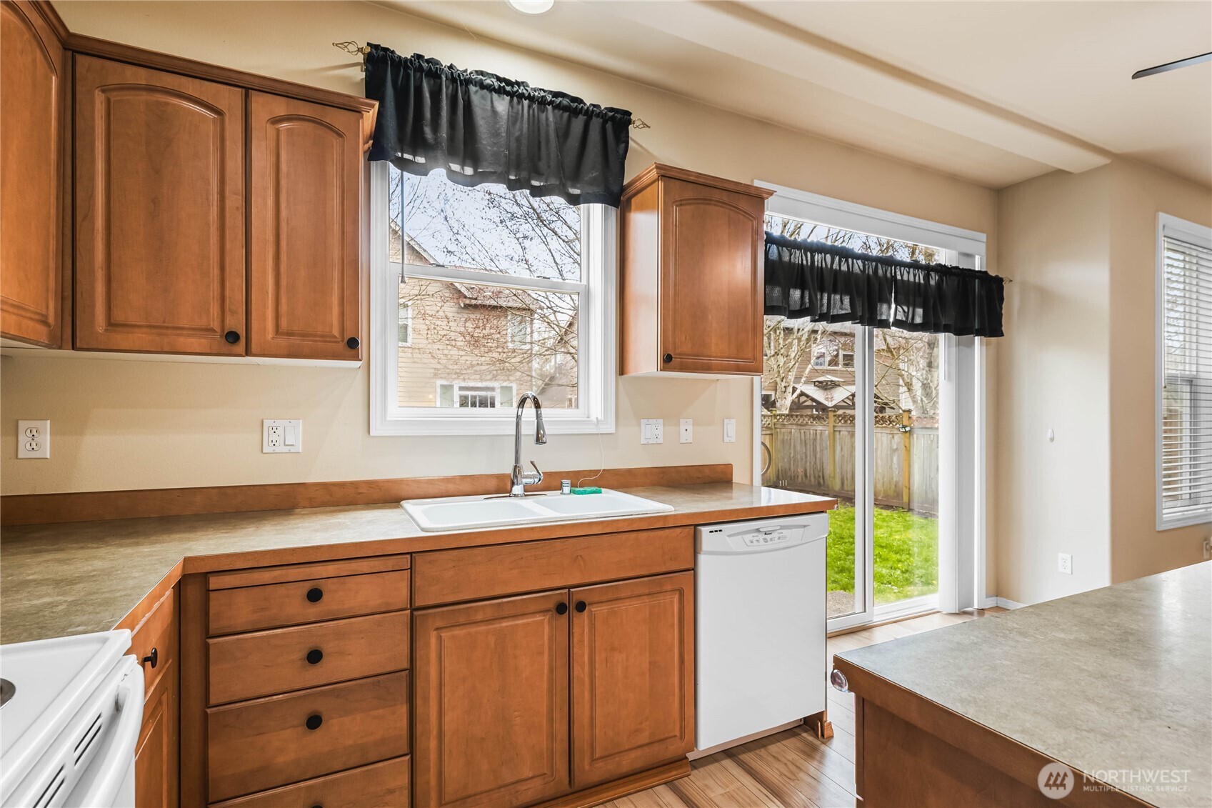 7112 Inlay Street Southeast Lacey, WA 98513 - Photo 10 of 40 Gallery Image 10