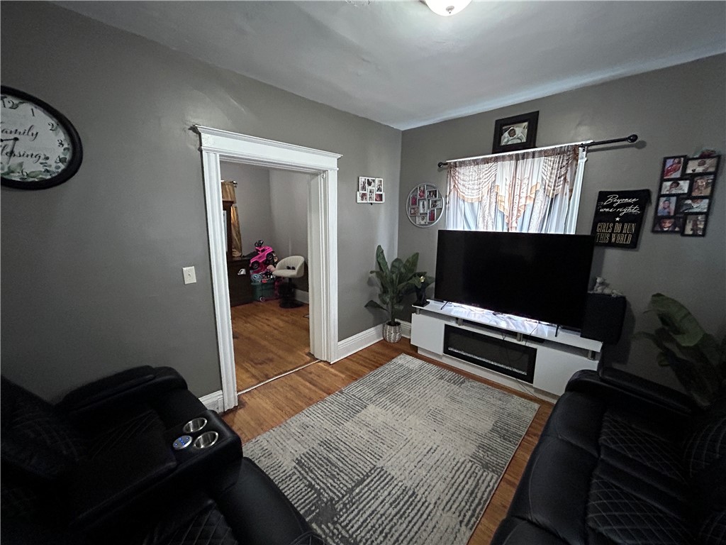 63 Roycroft Drive Rochester, NY 14621 - Photo 7 of 29
