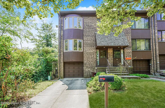 $739,000 | 42 Narrows Road South | Grasmere