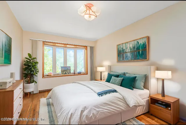 $739,000 | 42 Narrows Road South | Grasmere