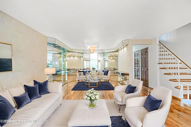 $739,000 | 42 Narrows Road South | Grasmere