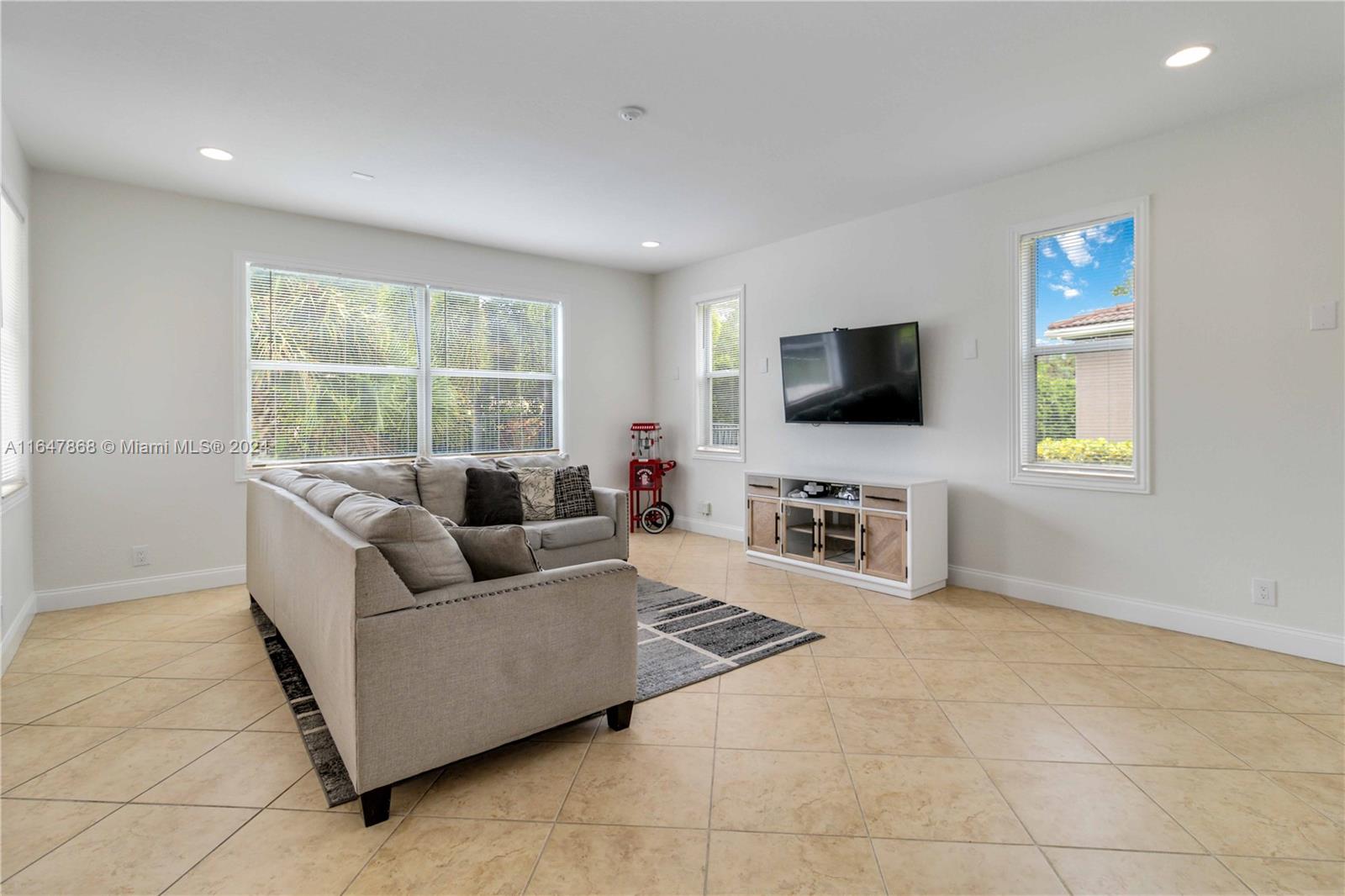 1085 Center Stone Lane Riviera Beach, FL 33404 - Photo 13 of 86 Gallery Image 13