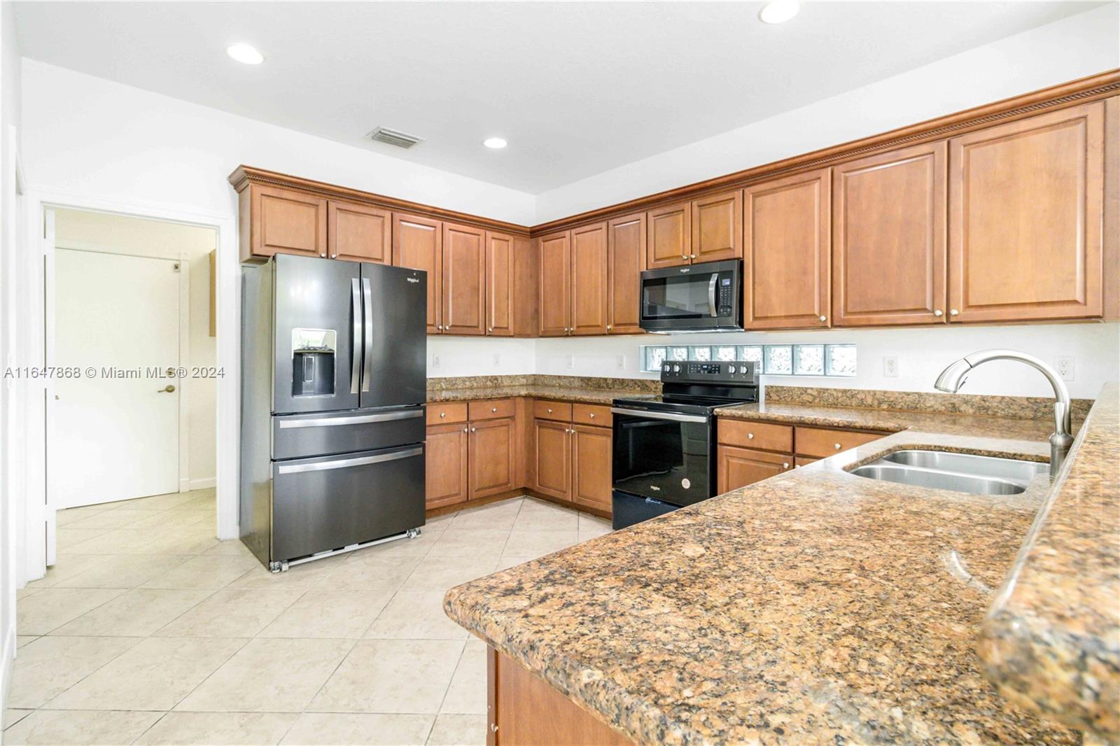 1085 Center Stone Lane Riviera Beach, FL 33404 - Photo 19 of 86 Gallery Image 19