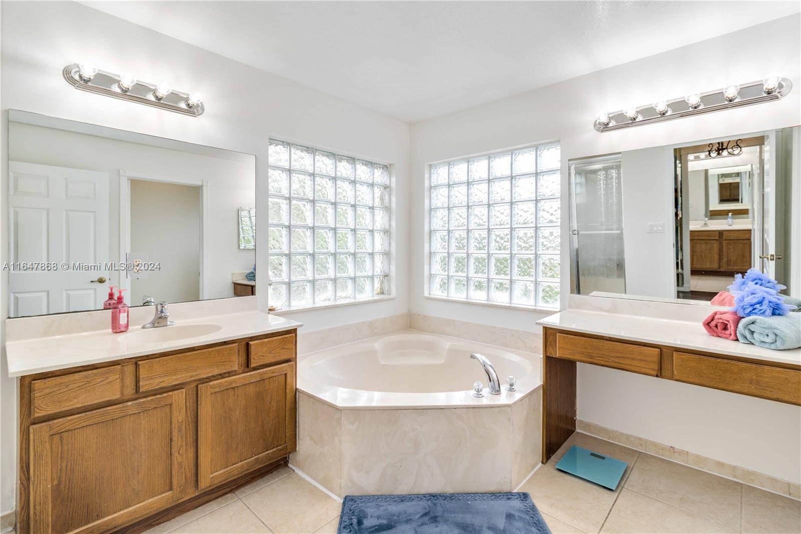 1085 Center Stone Lane Riviera Beach, FL 33404 - Photo 27 of 86 Gallery Image 27