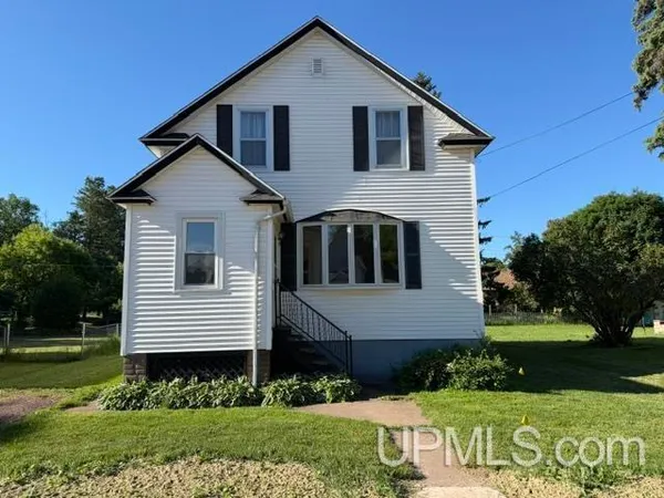 $94,500 | 241 East Michigan Avenue, Ironwood, MI 49938