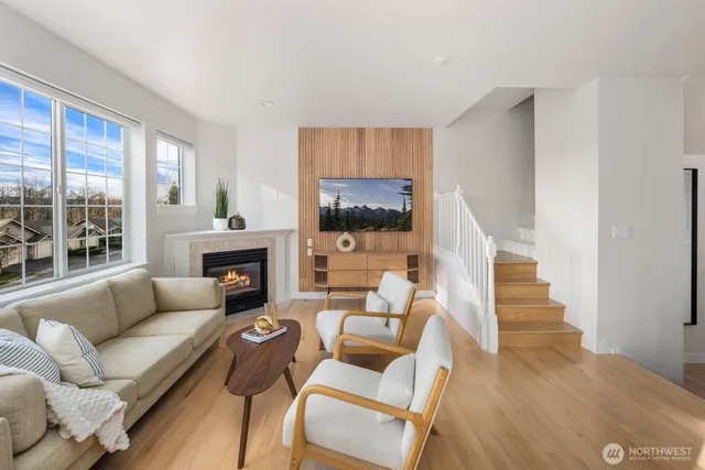 $1,250,000 | 18638 Northeast 55th Way, Unit LL1863, Redmond, WA 98052