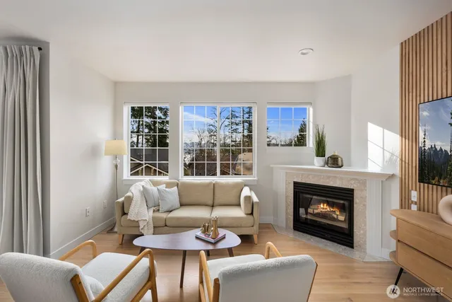 $1,250,000 | 18638 Northeast 55th Way, Unit LL1863, Redmond, WA 98052