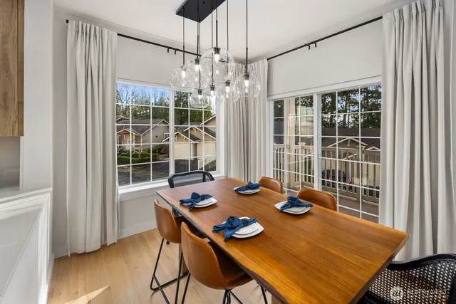 $1,250,000 | 18638 Northeast 55th Way, Unit LL1863, Redmond, WA 98052