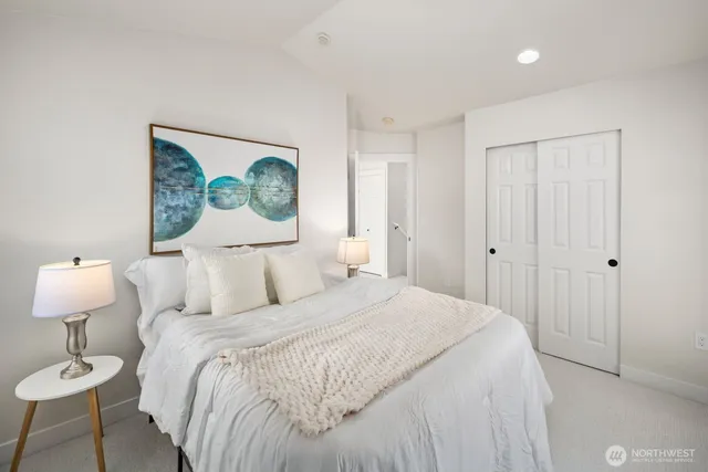 $1,250,000 | 18638 Northeast 55th Way, Unit LL1863, Redmond, WA 98052