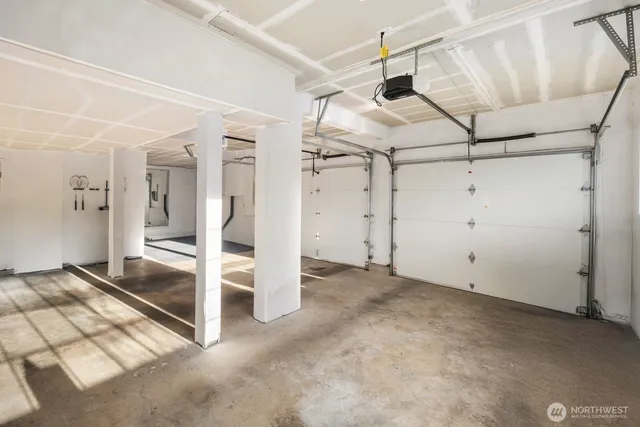 $1,250,000 | 18638 Northeast 55th Way, Unit LL1863, Redmond, WA 98052