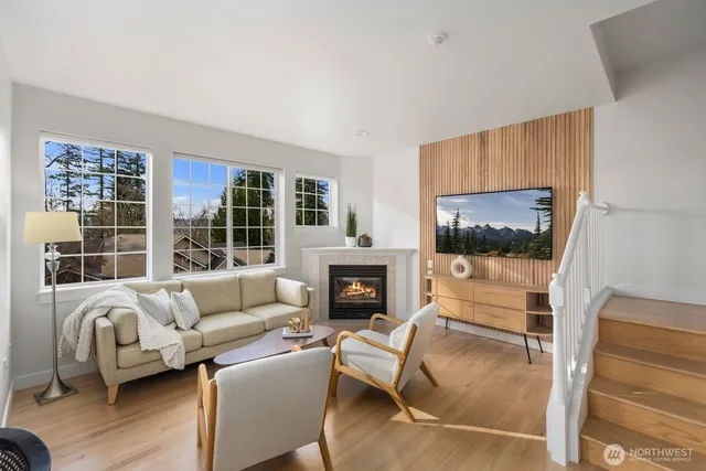 $1,250,000 | 18638 Northeast 55th Way, Unit LL1863, Redmond, WA 98052