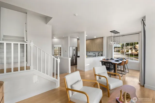 $1,250,000 | 18638 Northeast 55th Way, Unit LL1863, Redmond, WA 98052