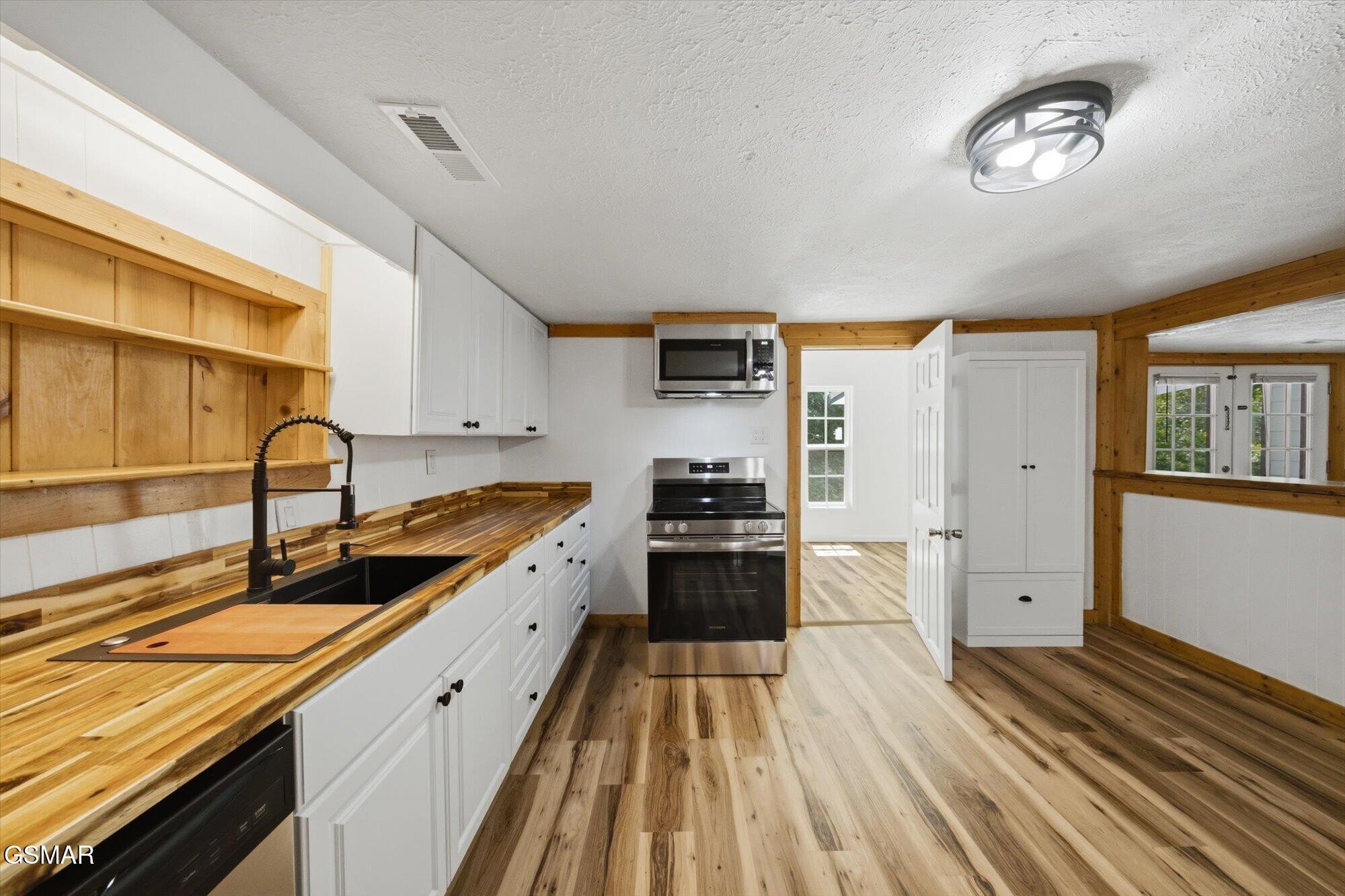 890 Indian Gap Road Sevierville, TN 37876 - Photo 17 of 24 Gallery Image 17