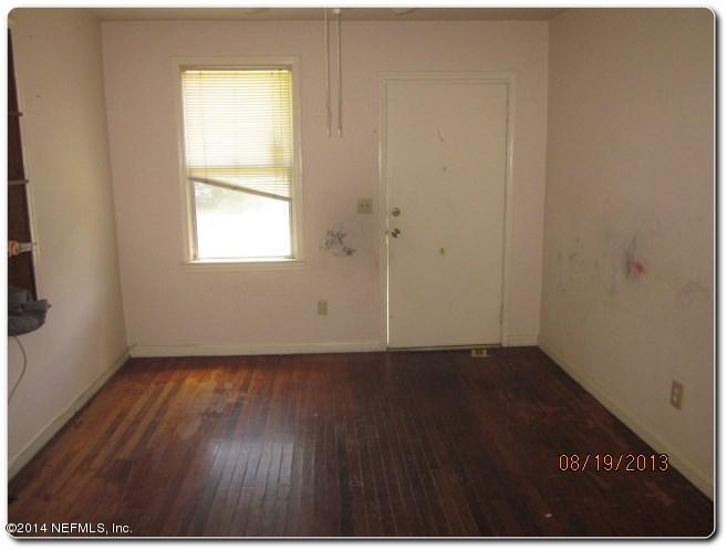 3325 Claremont Road Jacksonville, FL 32207 - Photo 7 of 13 3325 claremount 8 19 13 2013-08-19 009
