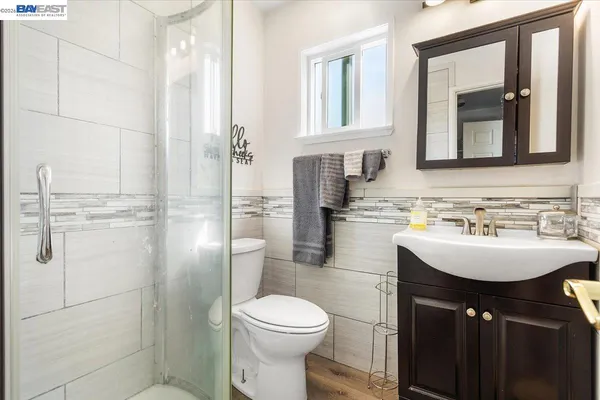 $870,000 | 21330 Kahlert Avenue, Castro Valley, CA 94546