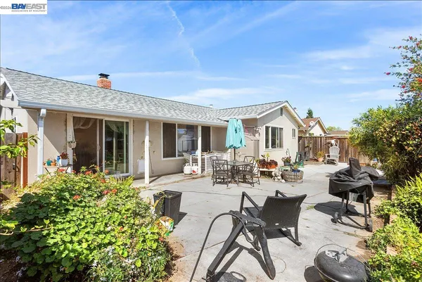 $870,000 | 21330 Kahlert Avenue, Castro Valley, CA 94546