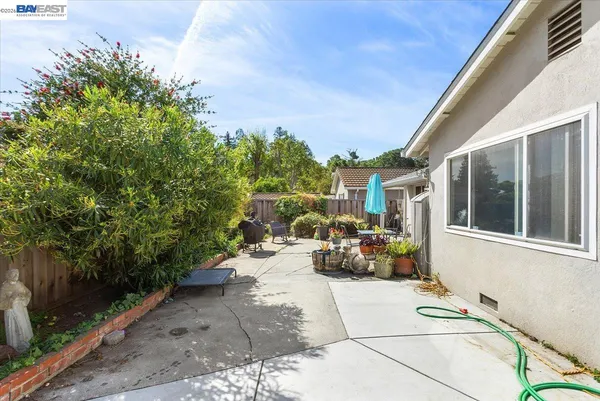 $870,000 | 21330 Kahlert Avenue, Castro Valley, CA 94546