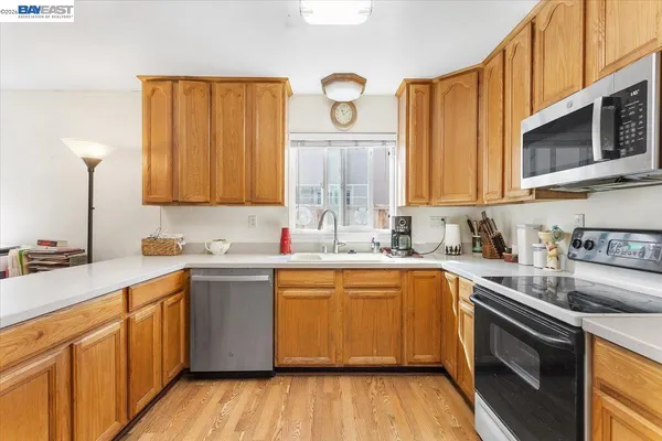 $870,000 | 21330 Kahlert Avenue, Castro Valley, CA 94546