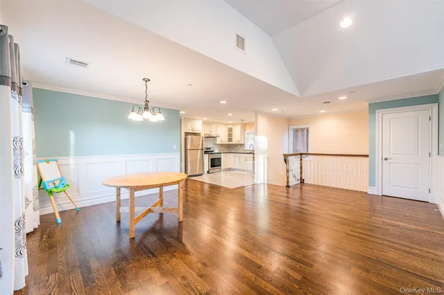 $2,350,000 | 45-15 Browvale Lane | Little Neck