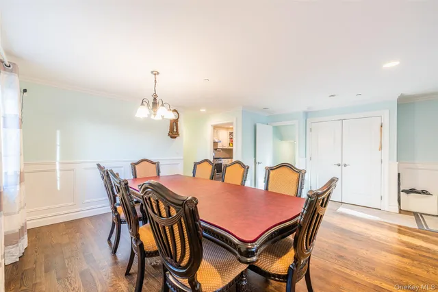 $2,350,000 | 45-15 Browvale Lane | Little Neck