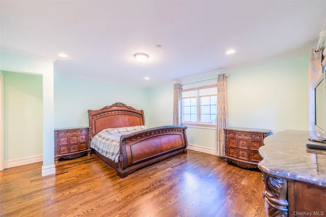 $2,350,000 | 45-15 Browvale Lane | Little Neck