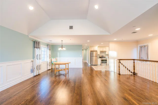 $2,350,000 | 45-15 Browvale Lane | Little Neck