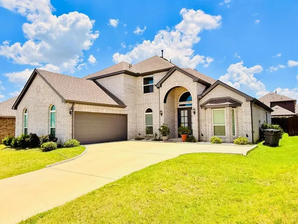 $589,000 | 214 Tradd Street, Glenn Heights, TX 75154