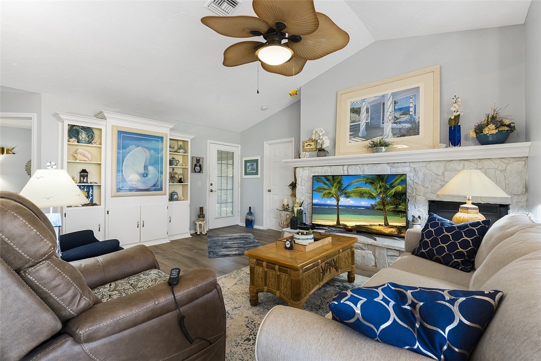 731 Timber Ridge Trail Southwest, Unit A Vero Beach, FL 32962 - Photo 10 of 36