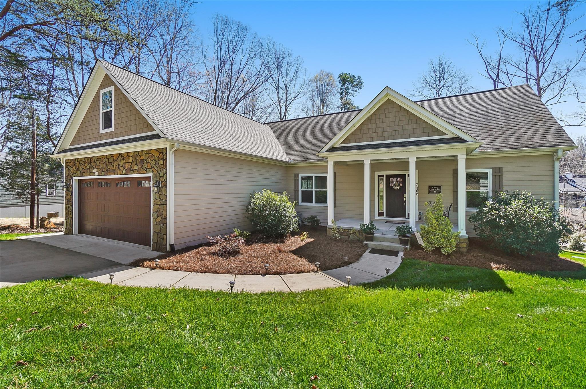 7462 Bankhead Road Denver, NC 28037 - Photo 4 of 46 Gallery Image 4
