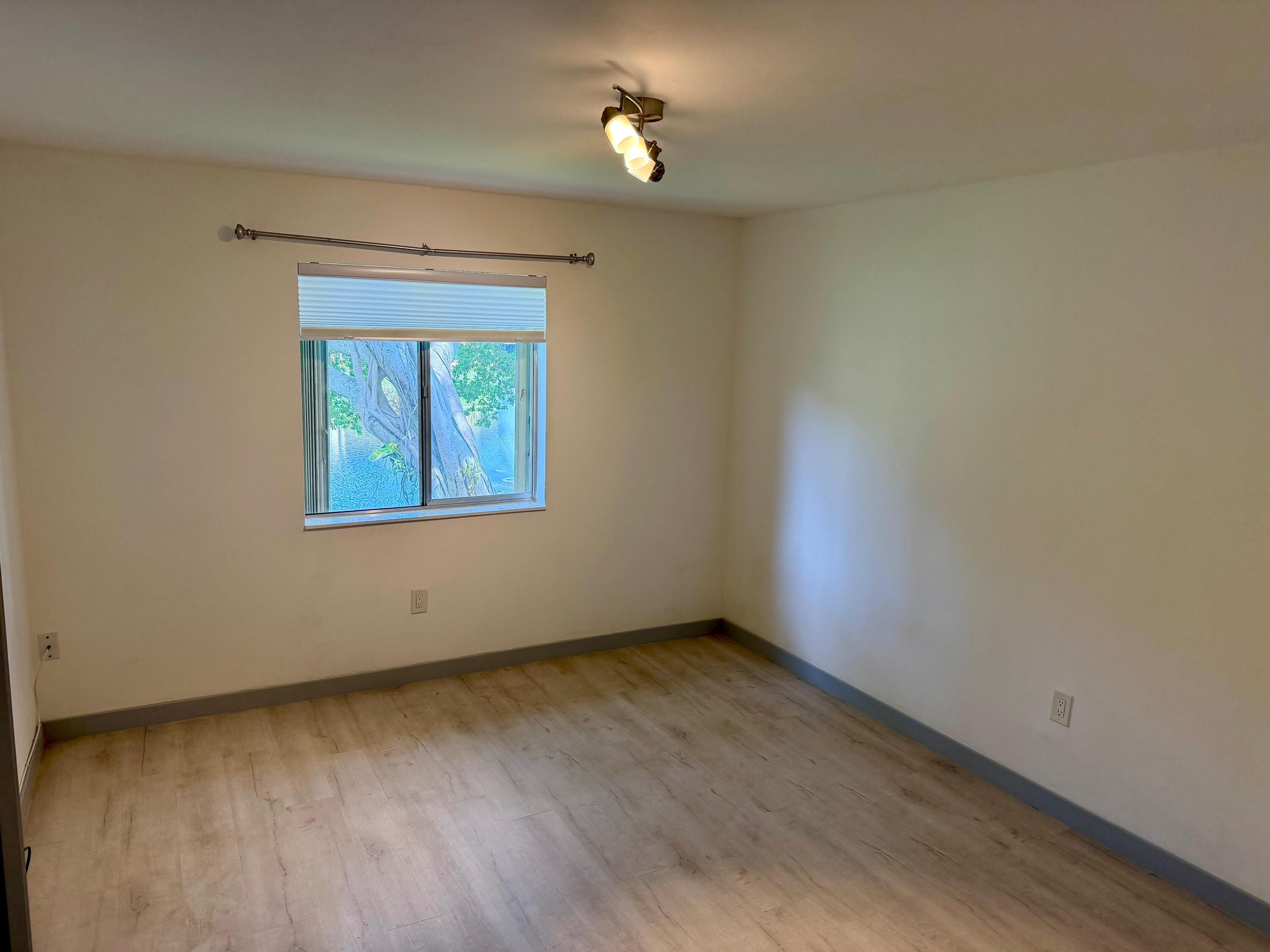 848 Southwest 9th St Circle, Unit 203 Boca Raton, FL 33486 - Photo 7 of 18 Room 1