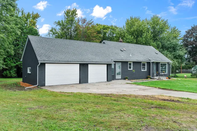 $349,900 | 7650 Stillwater Way North, Oakdale, MN 55128