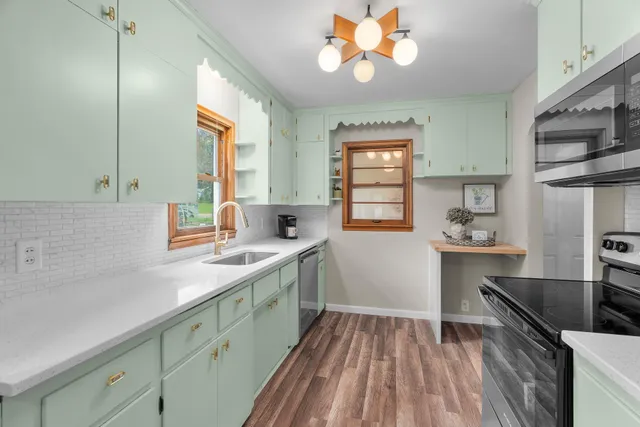 $349,900 | 7650 Stillwater Way North, Oakdale, MN 55128