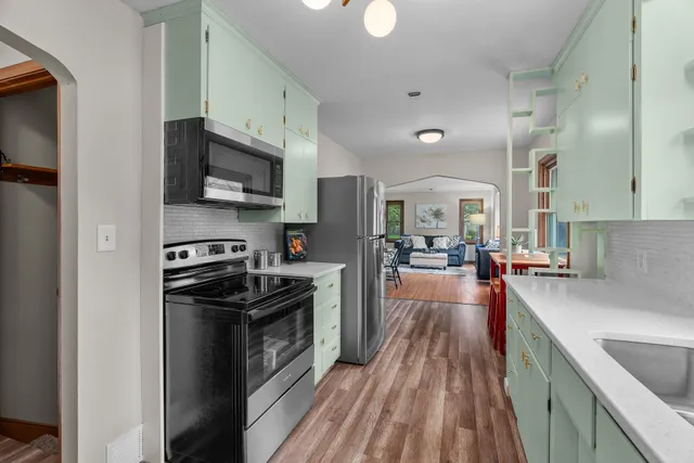 $349,900 | 7650 Stillwater Way North, Oakdale, MN 55128