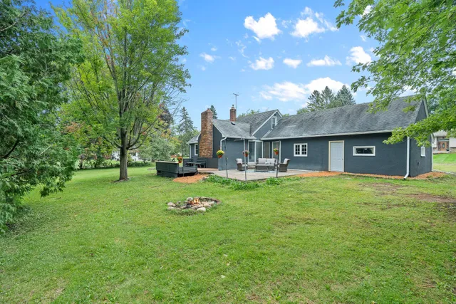 $349,900 | 7650 Stillwater Way North, Oakdale, MN 55128