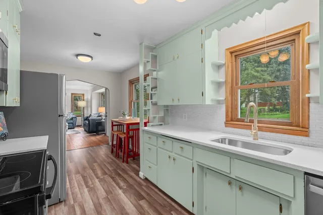 $349,900 | 7650 Stillwater Way North, Oakdale, MN 55128