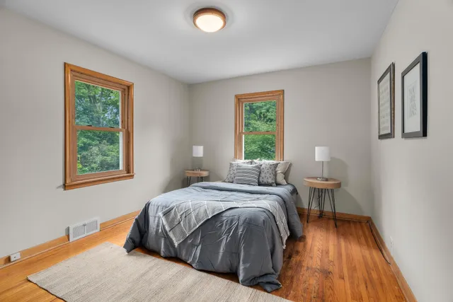 $349,900 | 7650 Stillwater Way North, Oakdale, MN 55128